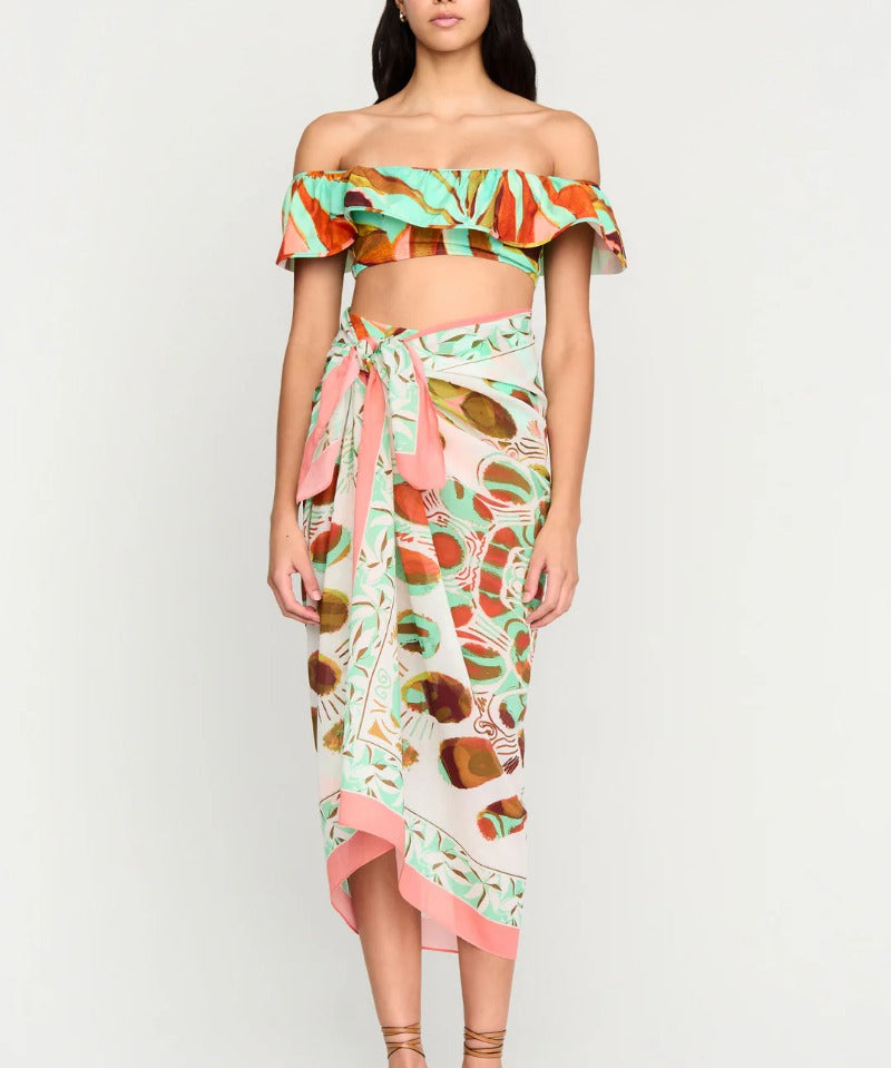 Selena Sarong