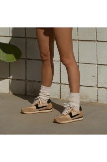 B.NTCD Sneaker