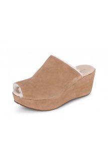 Yitty Wedge